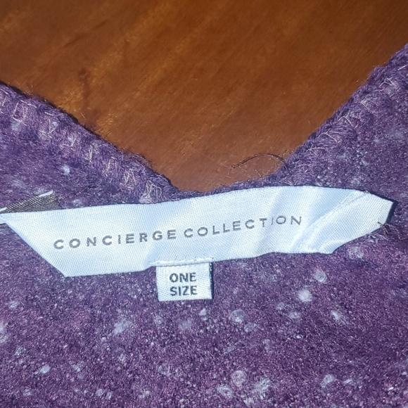 1123 Concierge Collection Wrap - Picture 5 of 7